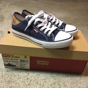 Navy blue Levi’s shoes